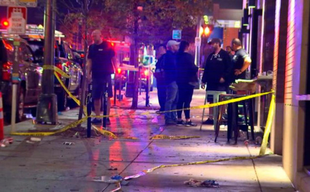 SAD Pucnjava u baru: Djevojka ubijena, više od 10 ranjenih osoba