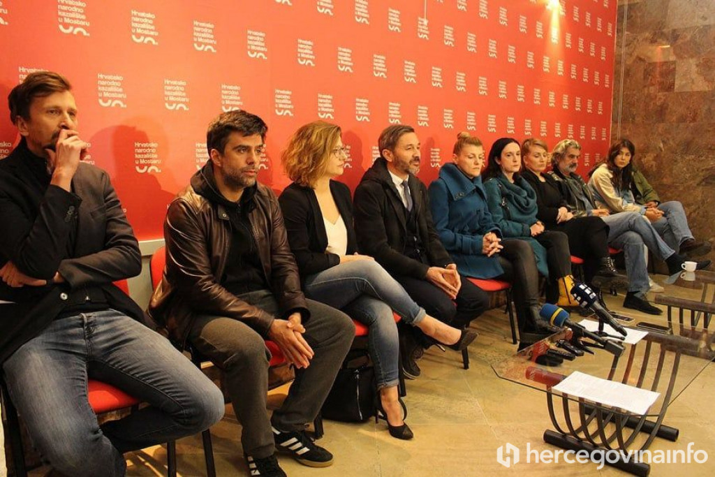 PREMIJERA PREDSTAVE "Kroz proces 10-6-93", priča o ubojstvu osmero djece u Vitezu