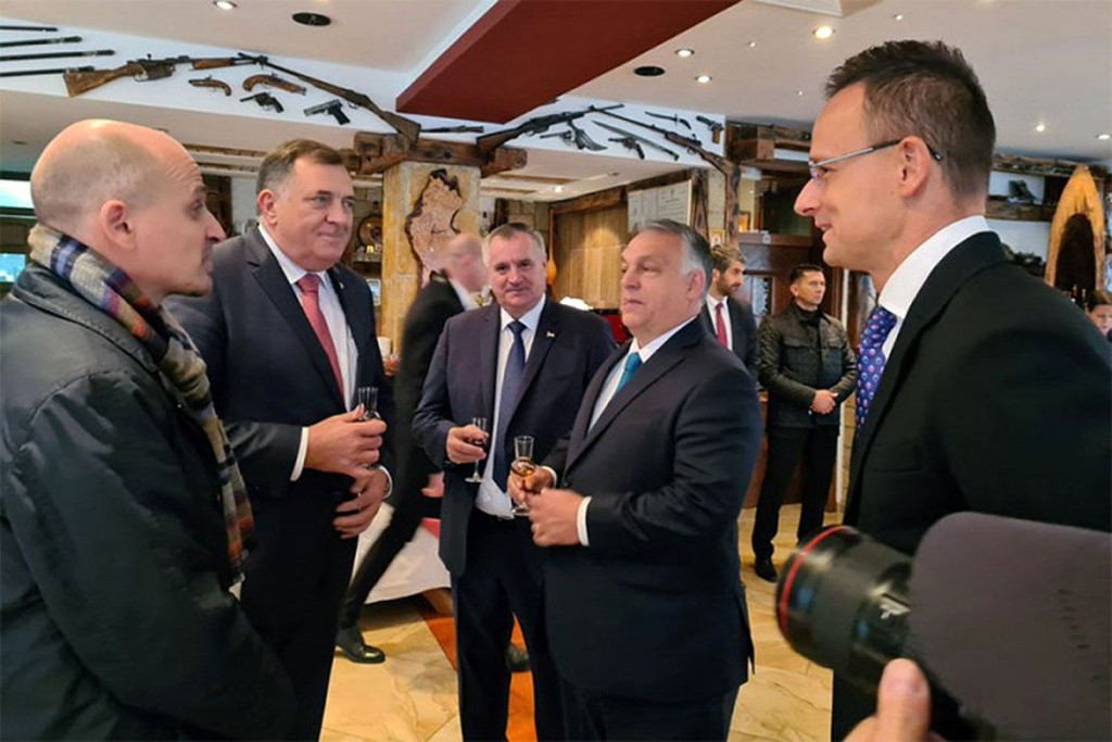 MIMO UREDA I INSTITUCIJA Mađarski premijer svratio u Banja Luku i s Dodikom se sastao tek u restoranu