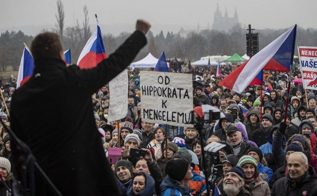 PRAG Tisuće prosvjedovale protiv ograničenja uvedenih zbog koronavirusa
