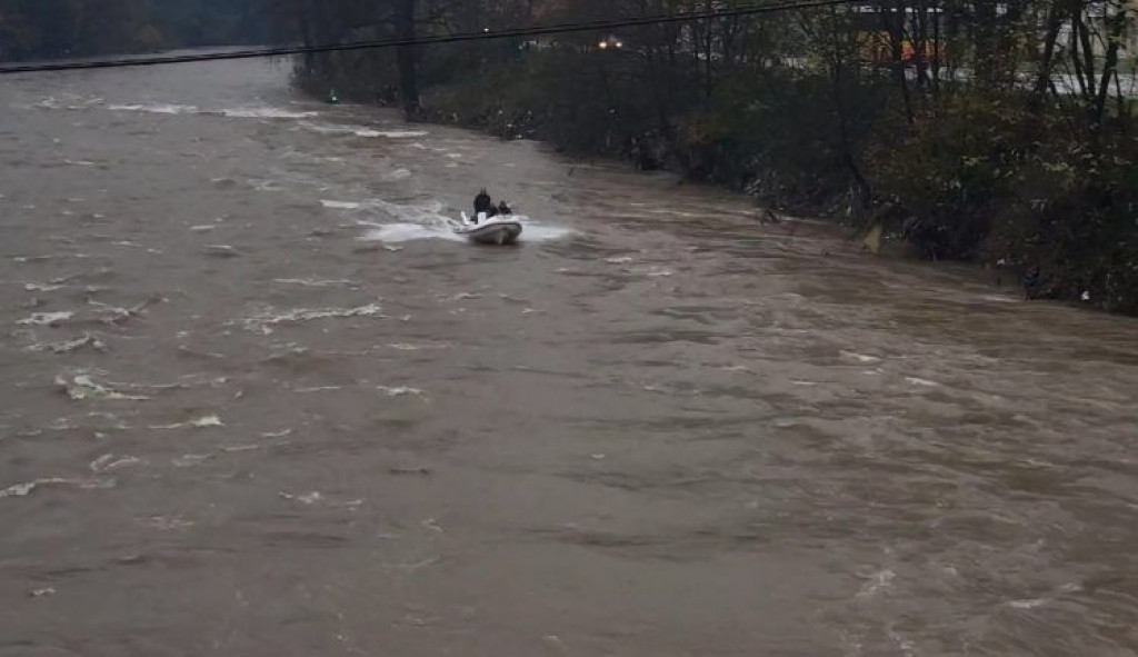 STRADALI TURSKI RADNICI Jedan radnik nakon pada u rijeku Bosnu pronađen na području Žepča