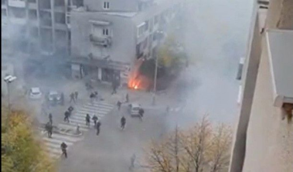 JE LI OVO MOSTAR KAKAV ŽELIMO Pogledajte trenutak kad pada mladić za čiji se život bore u SKB-u