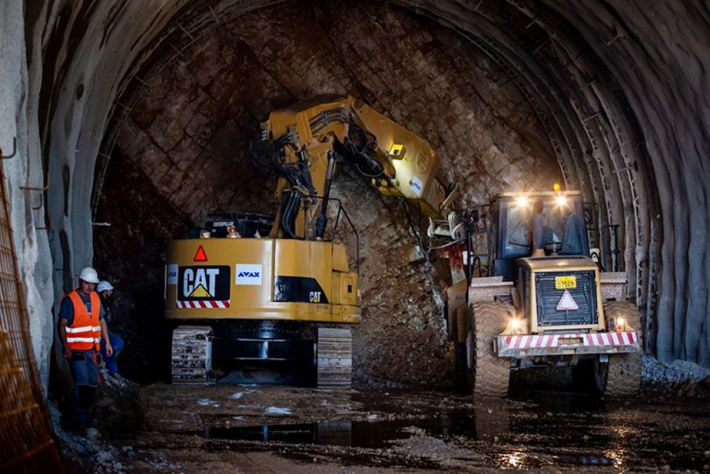 PELJEŠKI MOST Probijen i zadnji tunel na pristupnim cestama