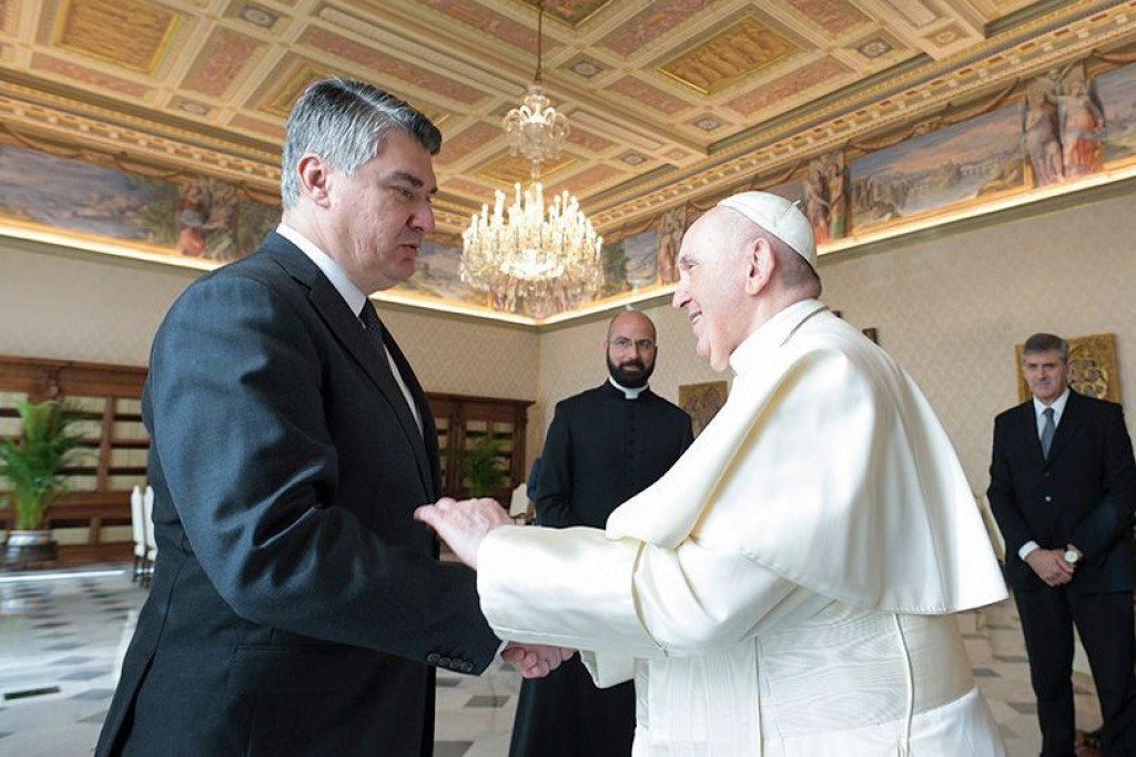 MILANOVIĆ S PAPOM FRANJOM "Komercalizacija Međugorja stoji na putu ozbiljnijem reguliranju njegovog statusa"
