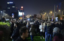 Napeto u Zagrebu, prosvjednici ispred HRT-a, stigli pripadnici policijske interventne postrojbe