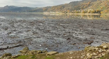Jablaničko jezero izgleda zastrašujuće