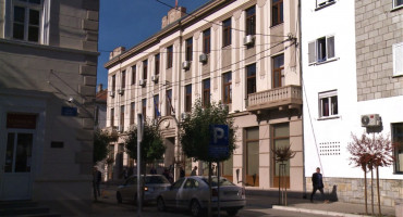 KAPITALNI PROJEKTI ILI KRPLJENJE KRIMINALA Hercegovački grad zadužuje se novih 5 milijuna maraka