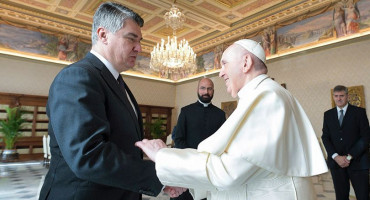 Milanović Papa Franjo