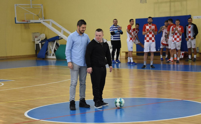 Loptom do dobrote, humanitarni turnir