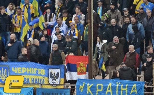 ZA SVAKI SLUČAJ Bh. navijači napali Ukrajince jer su mislili da drže srpsku zastavu umjesto ruske