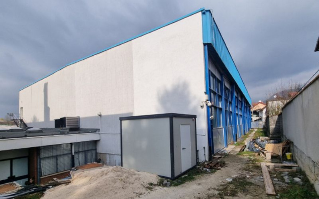 Permit for the reconstruction of the pool at FASTO was obtained by one, and made by another project