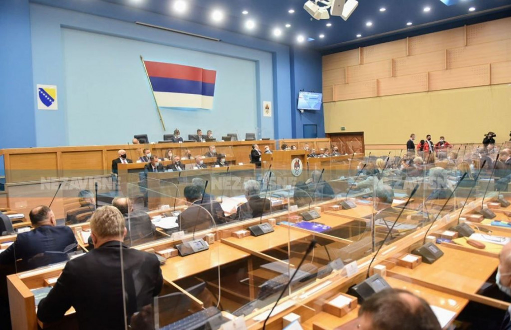 PARLAMENT PODRŽAO DODIKOV PLAN Oporba: "On nas vodi u novi rat i sukob s NATO paktom"