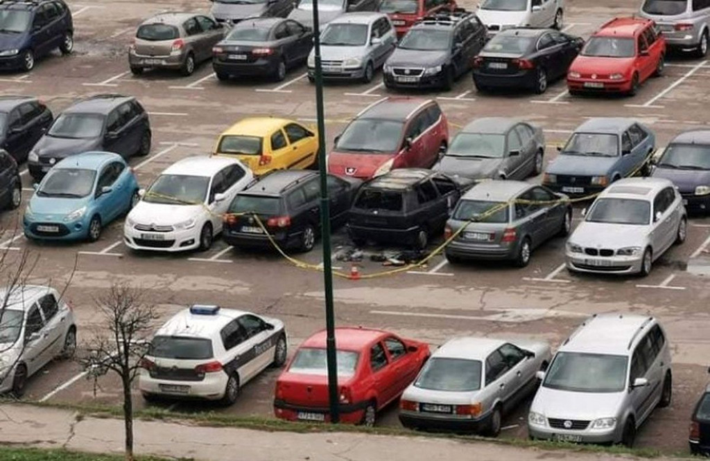 PODMETANJE Zapaljen jedan, a vatrom oštećeno još pet automobila; Jedna osoba privedena