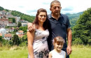 ŽIVOT PIŠE PRIČE Mijo je po životnu suputnicu potegnuo u Albaniju i nije se pokajao