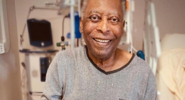 LEGENDARNI BRAZILAC Pele otpušten iz bolnice, no borba se nastavlja