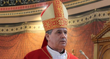 NADBISKUP VUKŠIĆ 'U mnogim 'božićnim' sadržajima nema Isusa, a čestitaju se kalendari i sezonski praznici'