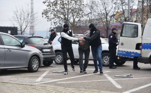 BIO U AUTOBUSU DORTMUND - NEUM Na ulazu u BiH uhićen poznati kickbokser