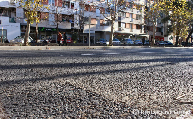 MOSTAR Automobil udario dvojicu mladih pješaka