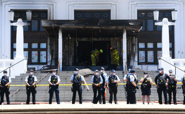 Prosvjednici zapalili zgradu bivšeg australskog parlamenta