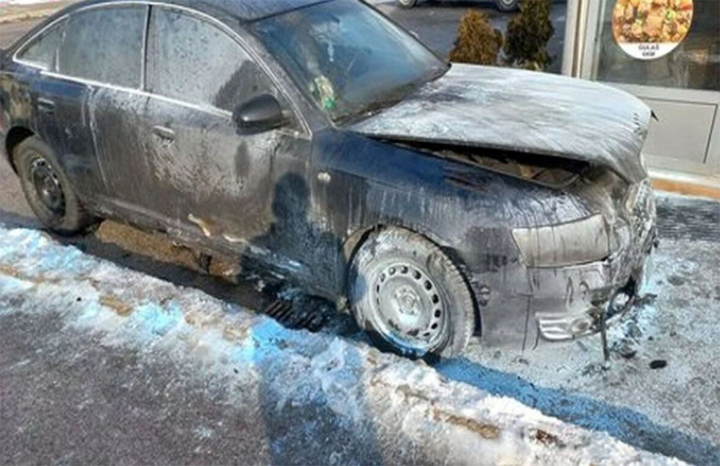 Izgorio osobni automobil, vlasnik sumnja na podmetanje požara
