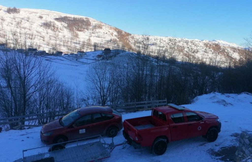 NESREĆA NA BJELAŠNICI Snježna lavina zatrpala troje planinara, preživjeli su i traje akcija njihovog izvlačenja
