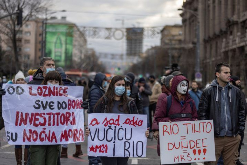 NASTAVLJEN 'EKOLOŠKI USTANAK' U SRBIJI Prosvjednici blokirali granični prijelaz s BiH