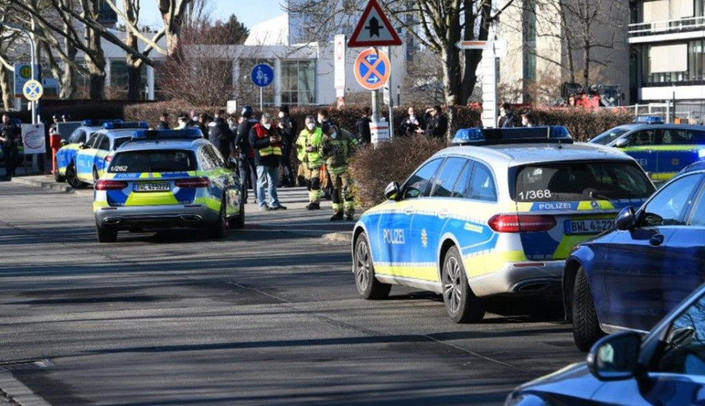 NAPAD NAJAVIO NA WHATSAPPU Ubio mladu ženu, ranio tri osobe pa sebi presudio