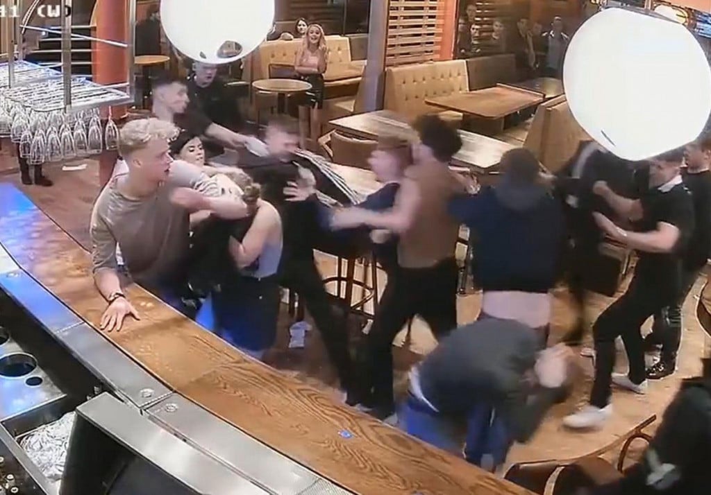 SVE PIJANO Zaključao ih u kafiću, a onda je počela opća tučnjava