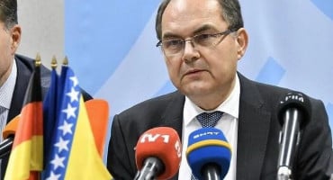 SCHMIDT "Treba djelovati, nema više prostora za blokade u BiH"