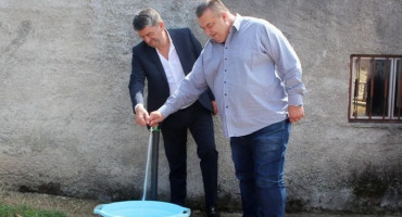 EMOTIVNA PRIČA Bivši načelnik nelegalno doveo vodu do svoje kuće o trošku građana