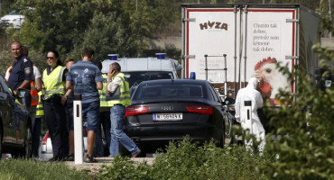 ILEGALNE MIGRACIJE Mađarska policija pucala u kamion koji je prošo austrijsku granicu bez zaustavljanja