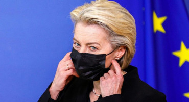 NOVA AFERA Ursula von der Leyen SMS-om naručivala cjepivo od Pfizera pa sve poruke izbrisala