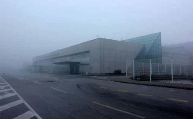 MAGLA Brojni letovi iz Sarajeva otkazani ili odgođeni, a Zračna luka Mostar zjapi prazna unatoč idealnom vremenu