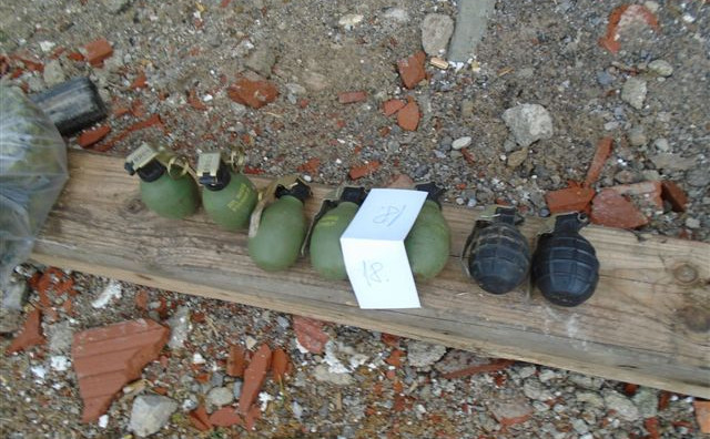 Granična policija BiH zaplijenila sedam ručnih bombi, veću količinu oružja i opojnu drogu
