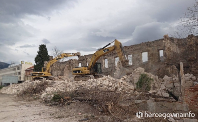 Počelo rušenje Ćirine zgrade u središtu Mostara