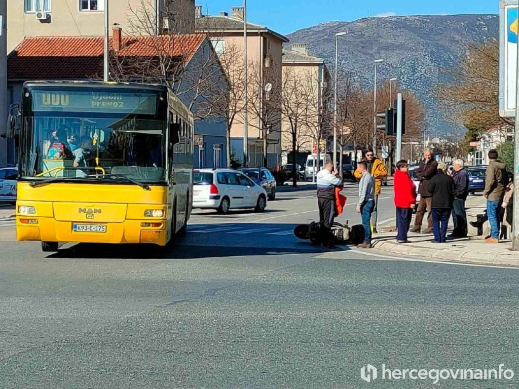 MOSTAR Jedna osoba ozlijeđena u sudaru autobusa i motocikla