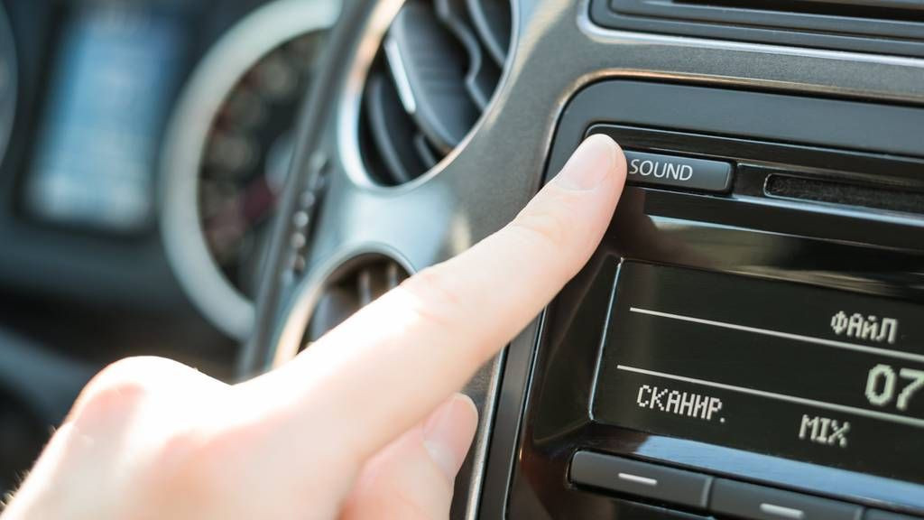 HRT traži od građana da prijave automobil kako bi naplatili slušanje vijesti i glazbe