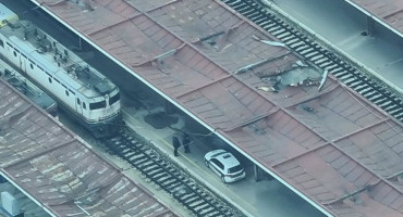 SUDAR VLAKOVA Više osoba tražilo pomoć nakon udara lokomotive u dva vagona