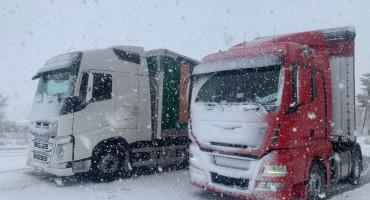 Snježno nevrijeme prouzročilo kaos na prometnicama diljem BiH