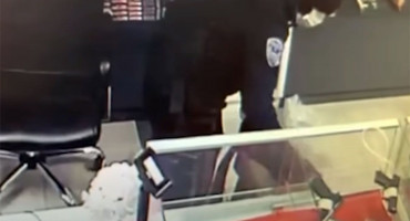 ČAPLJINA Prerušen u policajca ukrao 33 pištolja, počinitelju ni traga