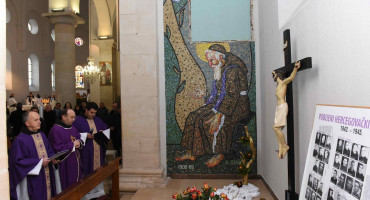 ŠIROKI BRIJEG Obilježena 77. obljetnica jugokomunističkog ubojstva 66 hercegovačkih franjevaca
