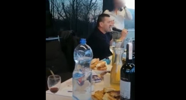 VESELI RAVNATELJ SKB-a E ovo je već video za objaviti