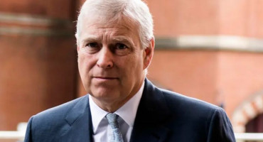 MALO POHVALIO ŽRTVU, MALO VIŠE UPLATIO Princ Andrew izbjegao suđenje za seksualno zlostavljanje