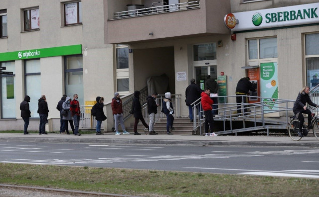 MOŽDA VEĆ SUTRA Priprema se hitna prodaja Sberbanke u Hrvatskoj