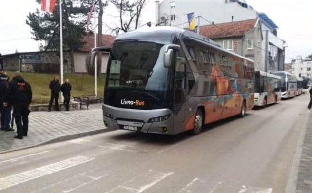 LIVNO Autobusi Livno Busa blokirali Gradsku upravu i Sud
