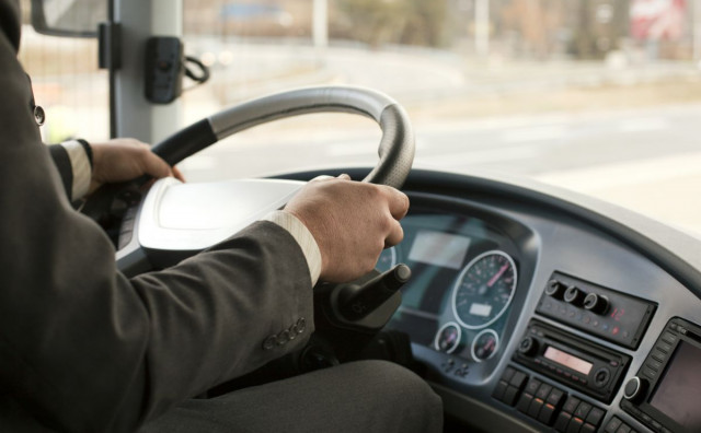 PROBLEMI U HRVATSKOJ Pozivaju umirovljenike da rade kao vozači autobusa