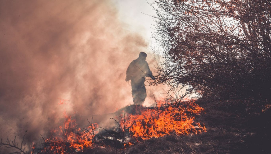 UPOZORENJE Zabranjeno je paliti vatru na otvorenom, poznate kazne za izazivanje požara