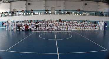 MOSTAR Vrsni instruktori mladim karatistima predstavili svoje znanje