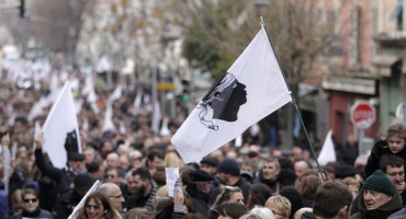 korzika, Francuska, autonomija