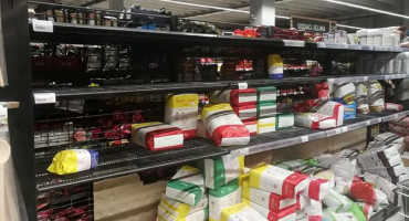 Brašna i ulja za sada ima dovoljno, ali građani prekomjernom kupovinom mogu izazvati krizu